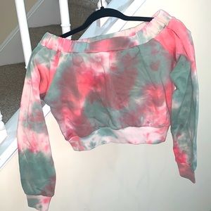 tie-dye sweatshirt